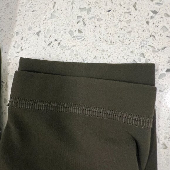 LULULEMON "In Movement" High-Rise Crop Everlux 19" or 25" | Sz 4 | Dark Olive - Picture 7 of 9